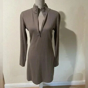 Aritzia Sunday best half zip dress in rich mocha brown. Size L